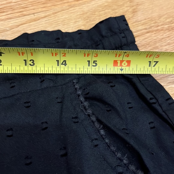 Beautiful pair of black pants with macramé style bottom - Picture 7 of 10